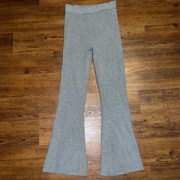 Abercrombie & Fitch Pants - Abercrombie & Fitch Gray Sweater Knit Ribbed Flare Bootcut Stretch Pants Size M